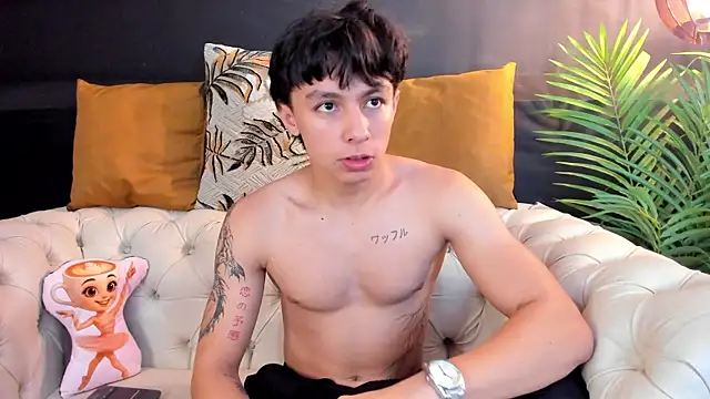 Snapshot of Tyler_durten chatting on October 11, 2025, 3:29 am Tyler durten online show from October 11, 2025, 3:29 am