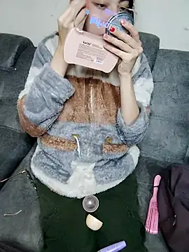 AnnieSparkle online show from October 5, 2025, 12:12 am