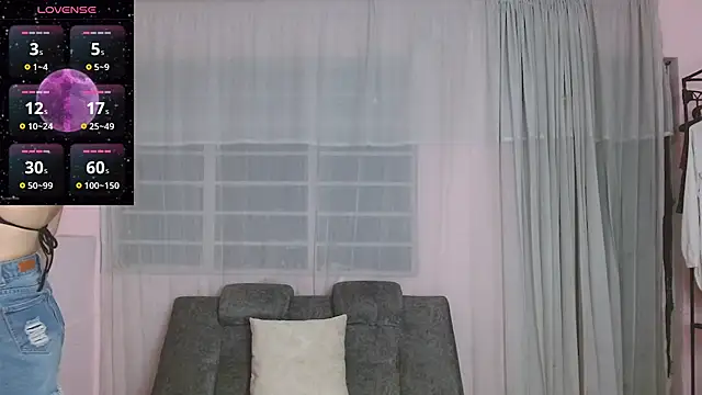 Snapshot of AnnieSparkle chatting on July 15, 2026, 1:12 am AnnieSparkle online show from July 15, 2026, 1:12 am