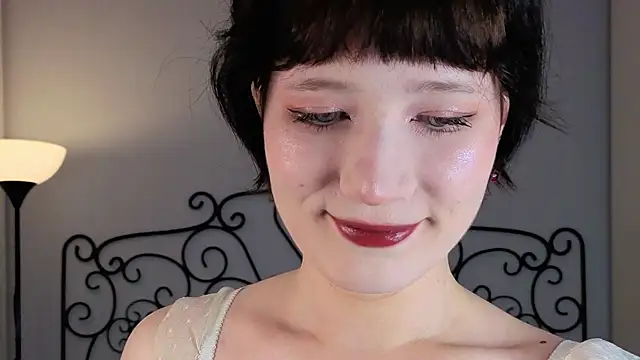 oliviafairy1 online show from October 12, 2025, 5:36 pm