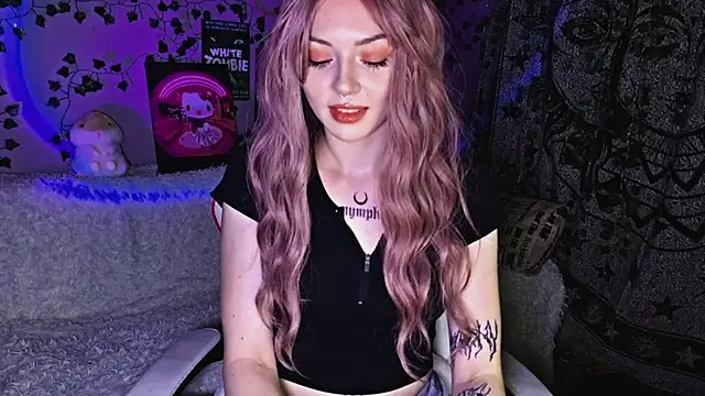 hotbeathoney online show from September 24, 2025, 6:36 pm