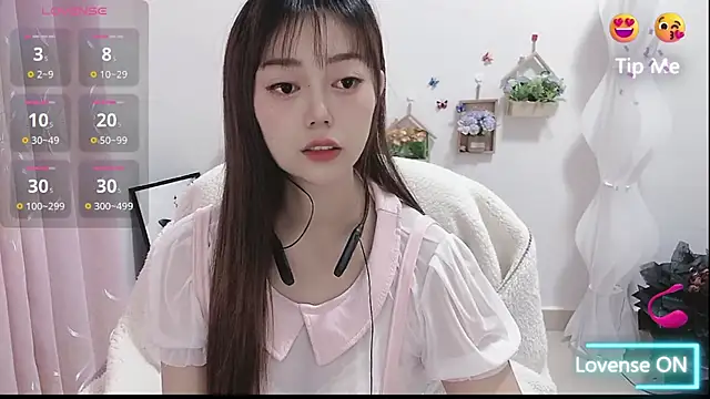 Abb-qiaoyi online show from December 3, 2025, 9:14 pm