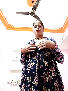 Snapshot of Sexi_savitri chatting on October 28, 2025, 4:35 am Sexi savitri online show from October 28, 2025, 4:35 am