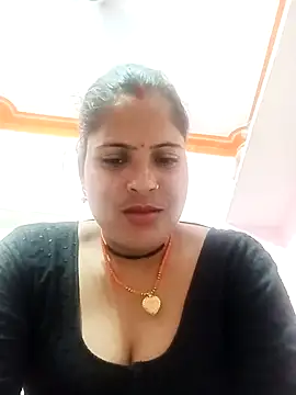 Snapshot of Sexi_savitri chatting on October 29, 2025, 1:43 pm Sexi savitri online show from October 29, 2025, 1:43 pm