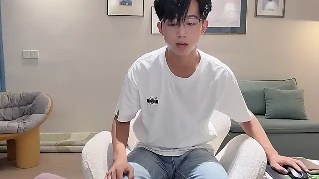 Snapshot of STxuguanhan chatting on September 19, 2025, 9:57 am STxuguanhan online show from September 19, 2025, 9:57 am