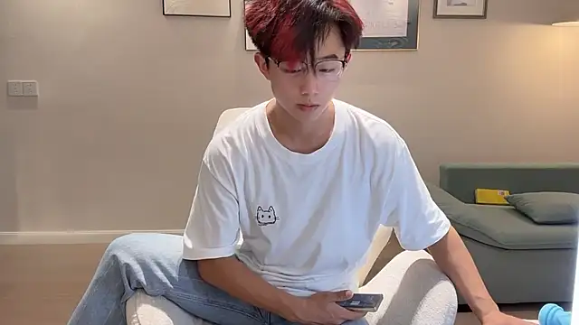 Snapshot of STxuguanhan chatting on October 8, 2025, 8:27 am STxuguanhan online show from October 8, 2025, 8:27 am