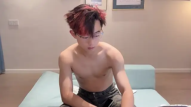 Snapshot of STxuguanhan chatting on October 12, 2025, 8:37 am STxuguanhan online show from October 12, 2025, 8:37 am