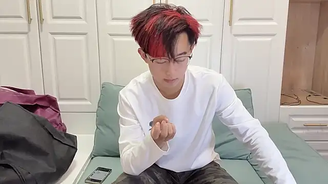 Snapshot of STxuguanhan chatting on October 16, 2025, 8:33 am STxuguanhan online show from October 16, 2025, 8:33 am