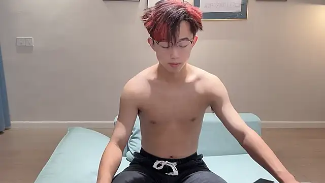 Snapshot of STxuguanhan chatting on October 13, 2025, 7:54 am STxuguanhan online show from October 13, 2025, 7:54 am