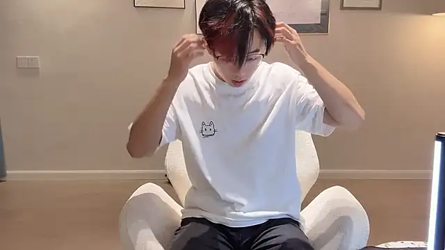 Snapshot of STxuguanhan chatting on September 25, 2025, 10:21 am STxuguanhan online show from September 25, 2025, 10:21 am