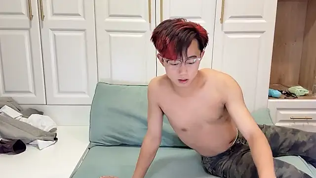 Snapshot of STxuguanhan chatting on October 21, 2025, 11:09 am STxuguanhan online show from October 21, 2025, 11:09 am