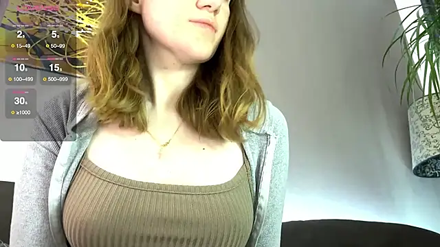 Snapshot of velina__ chatting on October 28, 2025, 6:29 pm velina online show from October 28, 2025, 6:29 pm