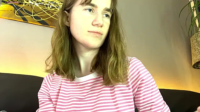 Snapshot of velina__ chatting on September 19, 2025, 8:13 pm velina online show from September 19, 2025, 8:13 pm