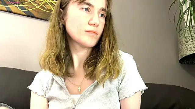 Snapshot of velina__ chatting on October 4, 2025, 8:32 pm velina online show from October 4, 2025, 8:32 pm