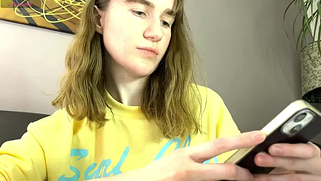 Snapshot of velina__ chatting on September 27, 2025, 8:48 pm velina online show from September 27, 2025, 8:48 pm