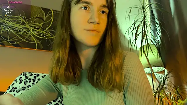 velina   online show from December 16, 2025, 9:30 pm