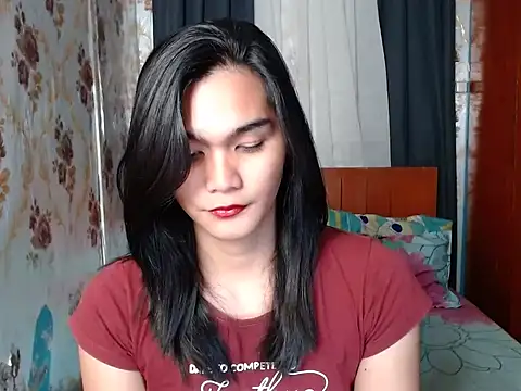 lady in moon online show from March 7, 2026, 5:07 pm