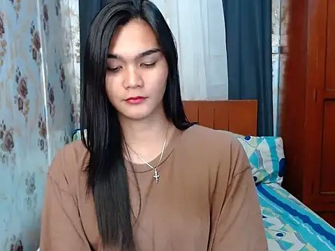 lady in moon online show from October 23, 2025, 4:27 pm