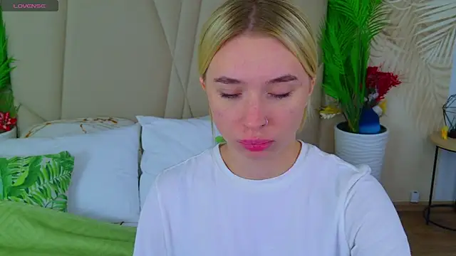 RachelColon online show from October 3, 2025, 1:56 pm