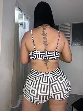 Snapshot of Islarose0_0 chatting on October 26, 2025, 2:23 am Islarose0 0 online show from October 26, 2025, 2:23 am