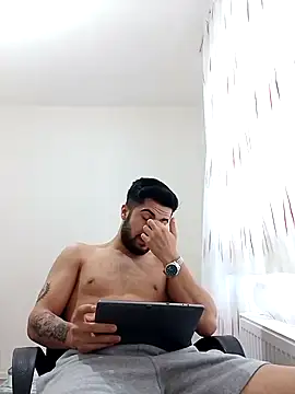 Snapshot of Ozi1910 chatting on September 21, 2025, 2:11 pm Ozi1910 online show from September 21, 2025, 2:11 pm