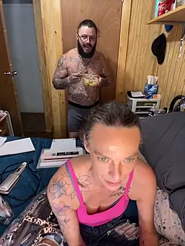 Kacinichole online show from September 17, 2025, 4:09 pm