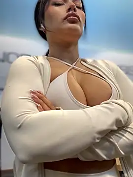 Snapshot of Risky_Workouts chatting on February 8, 2026, 7:39 am Risky Workouts online show from February 8, 2026, 7:39 am