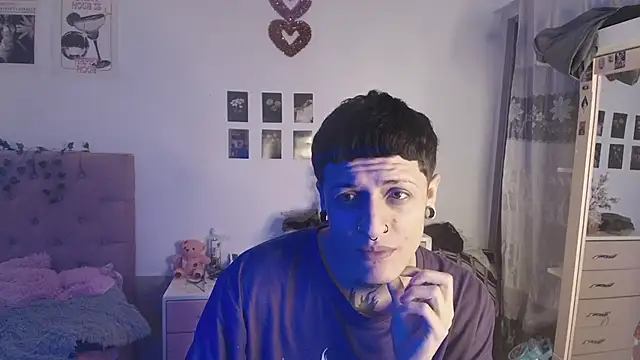 Snapshot of 2cyboy_ chatting on September 22, 2025, 8:37 pm 2cyboy online show from September 22, 2025, 8:37 pm