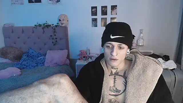 2cyboy  online show from September 11, 2025, 3:17 am