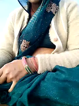 Hot pooja55 online show from December 1, 2025, 3:07 am