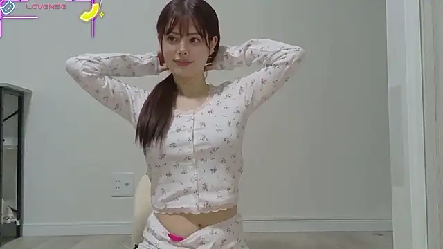 Snapshot of Mike-ch- chatting on October 6, 2025, 12:01 am Mike-ch- online show from October 6, 2025, 12:01 am