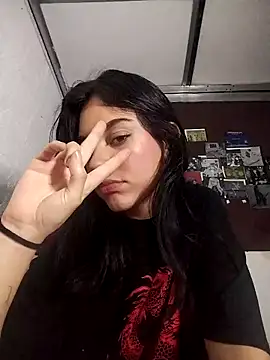 emmii cute online show from October 15, 2025, 11:24 pm