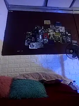 emmii cute online show from October 14, 2025, 11:14 pm