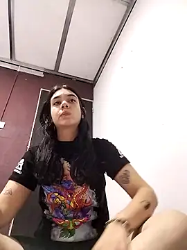 emmii cute online show from October 7, 2025, 12:22 am