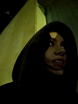 emmii cute online show from November 8, 2025, 4:38 am