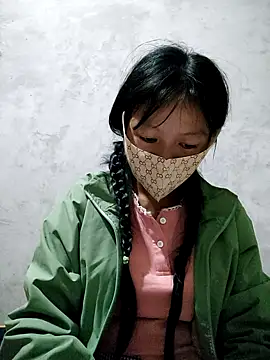 Snapshot of Lilyy-y chatting on October 22, 2025, 9:24 pm Lilyy-y online show from October 22, 2025, 9:24 pm