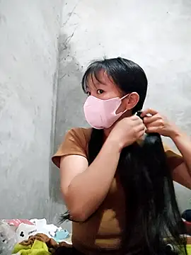 Snapshot of Lilyy-y chatting on October 7, 2025, 9:27 pm Lilyy-y online show from October 7, 2025, 9:27 pm