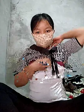 Snapshot of Lilyy-y chatting on October 27, 2025, 9:38 pm Lilyy-y online show from October 27, 2025, 9:38 pm