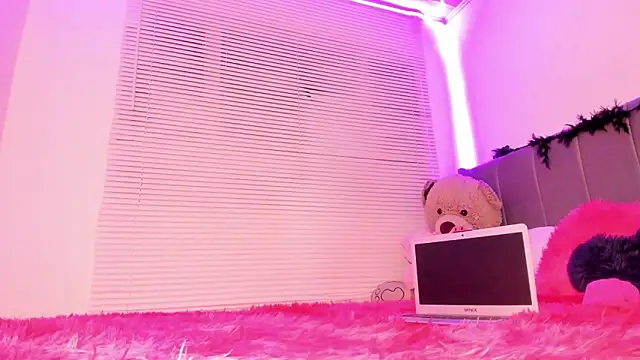 Dullcemariia 1s online show from September 11, 2025, 4:23 am