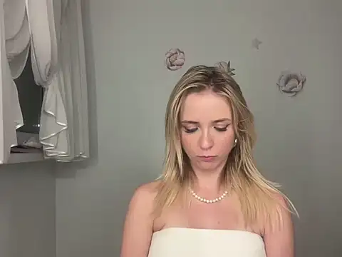 ClaudiaAmore online show from September 8, 2025, 8:19 pm