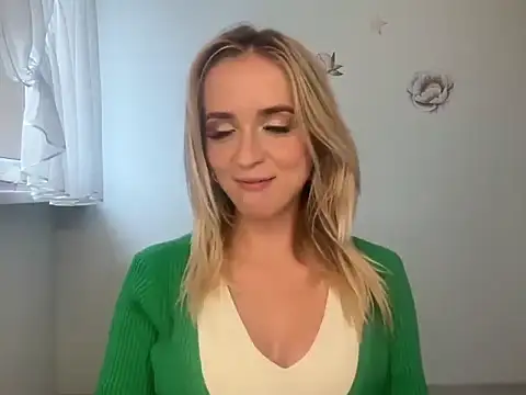 ClaudiaAmore online show from September 25, 2025, 2:23 pm