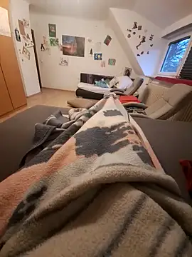 chrisili1986 online show from December 17, 2025, 7:02 am