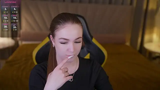 Ella 054 online show from February 19, 2026, 7:33 pm