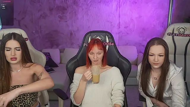 Ella 054 online show from February 12, 2026, 7:35 pm