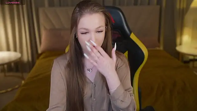 Ella 054 online show from February 3, 2026, 7:30 pm