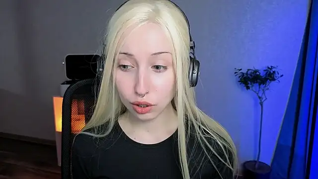 YukiMisa online show from March 28, 2026, 6:42 pm