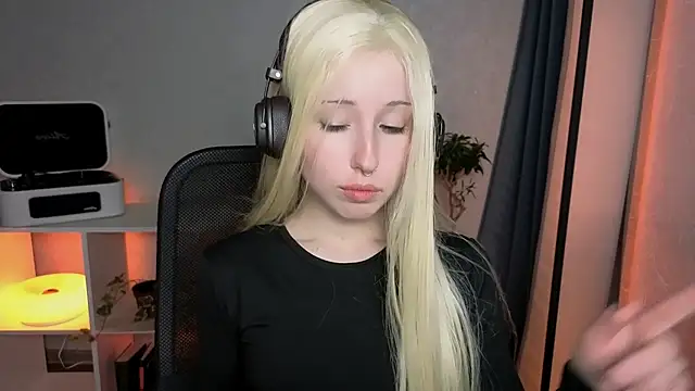 YukiMisa online show from April 7, 2026, 5:37 pm