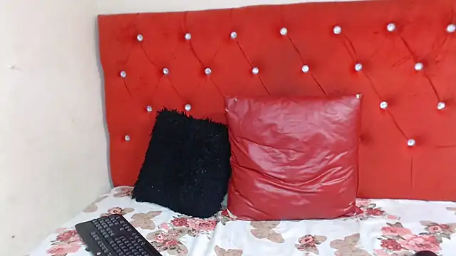 Snapshot of SexyBootie chatting on October 7, 2025, 5:36 pm SexyBootie online show from October 7, 2025, 5:36 pm