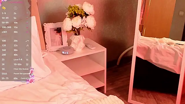 Snapshot of CarolaineMyers chatting on February 6, 2026, 6:37 pm CarolaineMyers online show from February 6, 2026, 6:37 pm