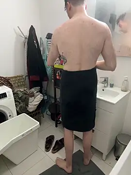 Snapshot of TomieSoichi chatting on October 7, 2025, 5:08 am TomieSoichi online show from October 7, 2025, 5:08 am